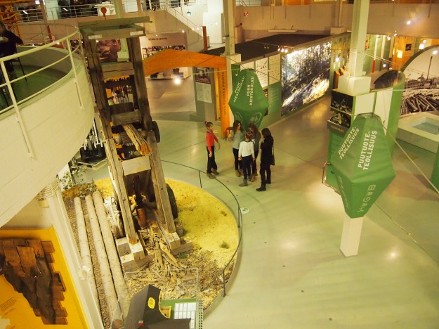 6D-luokkalaiset tutustuivat suomalaiseen tekniikan historiaan ja suomalaisten keksintöihin Tekniikan museossa.